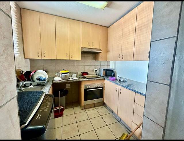 2 BEDROOM APARTMENT FOR SALE IN WONDERBOOM SOUTH